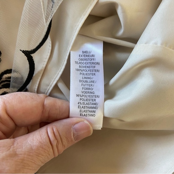 Like New Aidan Mattox Black and White Floral Mini Dress size 8 - Picture 8 of 8